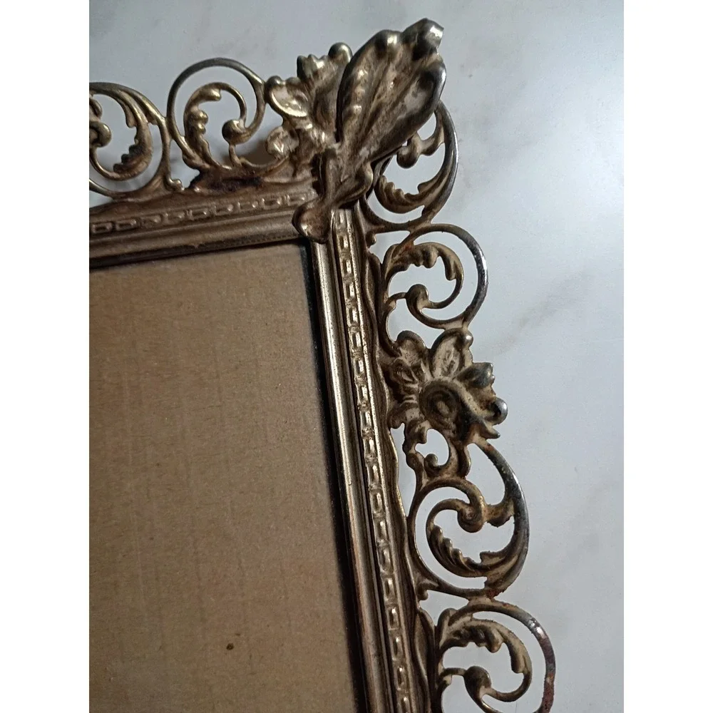 Vintage Ornate Gold toned Metal Picture Frame 5x7 Hollywood Regency Floral